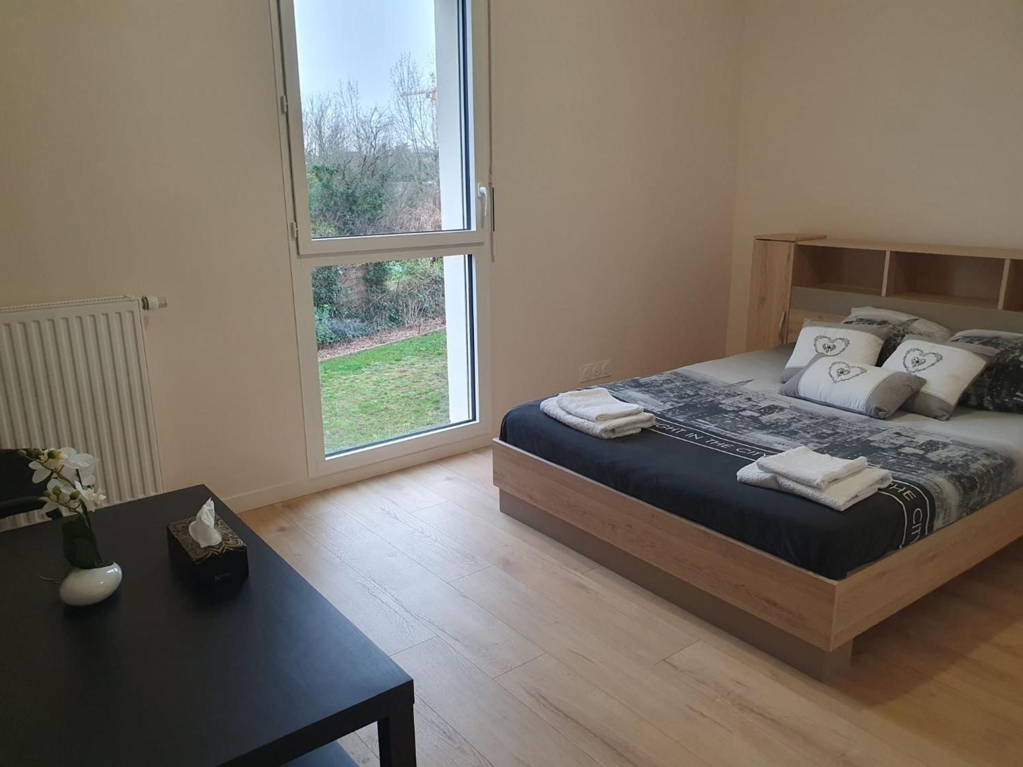 Appartement A Floirac Avec 2 Chambres, Un Parking Prive, Une Terrasse, A 5 Minutes En Voiture De L'Arkea Arena De Bordeaux Zewnętrze zdjęcie