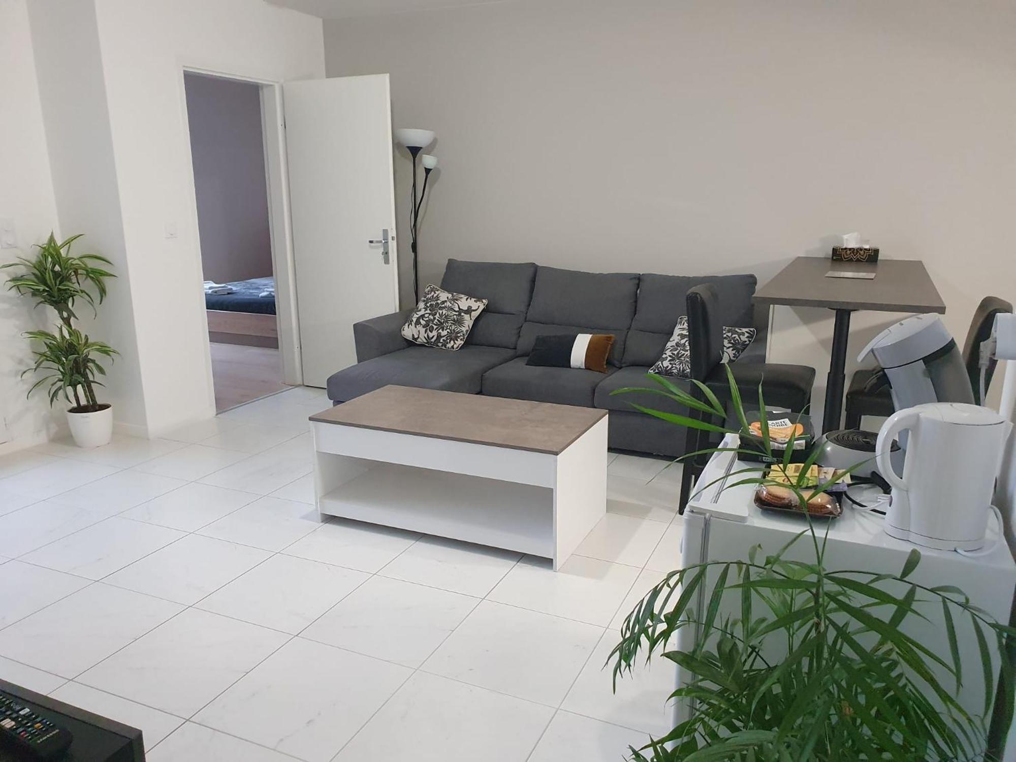 Appartement A Floirac Avec 2 Chambres, Un Parking Prive, Une Terrasse, A 5 Minutes En Voiture De L'Arkea Arena De Bordeaux Zewnętrze zdjęcie