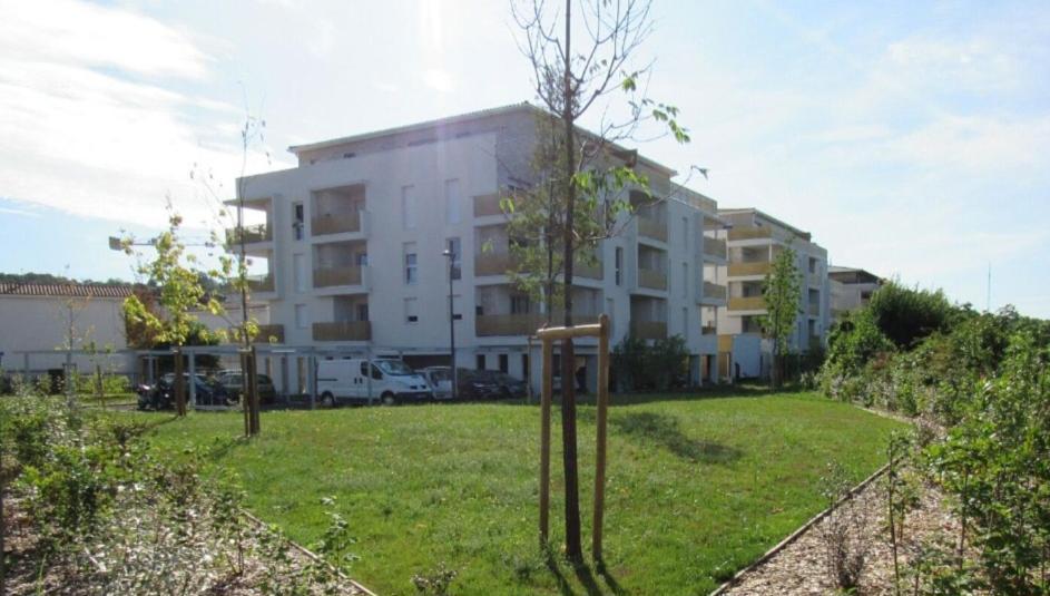 Appartement A Floirac Avec 2 Chambres, Un Parking Prive, Une Terrasse, A 5 Minutes En Voiture De L'Arkea Arena De Bordeaux Zewnętrze zdjęcie