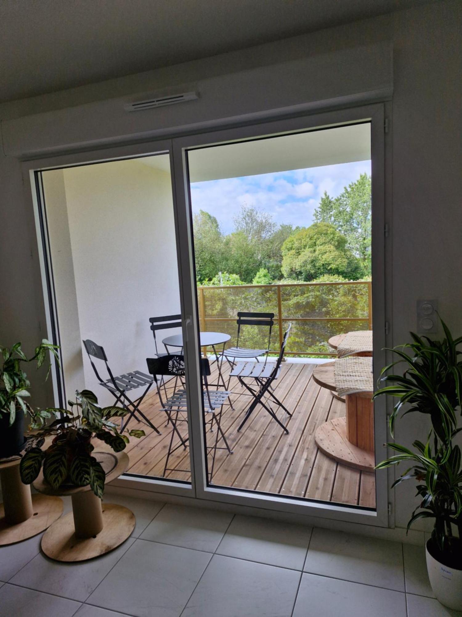Appartement A Floirac Avec 2 Chambres, Un Parking Prive, Une Terrasse, A 5 Minutes En Voiture De L'Arkea Arena De Bordeaux Zewnętrze zdjęcie